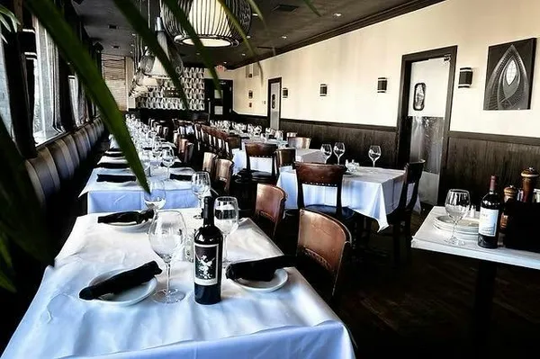 100 South Chop House & Grill — Steakhouse restaurant in Elmhurst