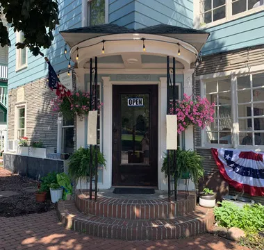 2 Ames — American restaurant in Jamestown