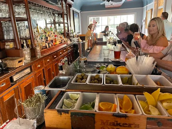 82 Queen — American restaurant in Charleston