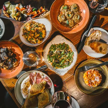 A Mano — Italian restaurant in Philadelphia