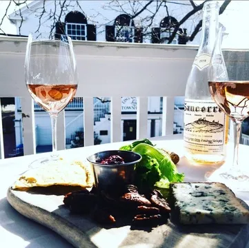 Alchemy Bistro & Bar — American restaurant in Martha's Vineyard