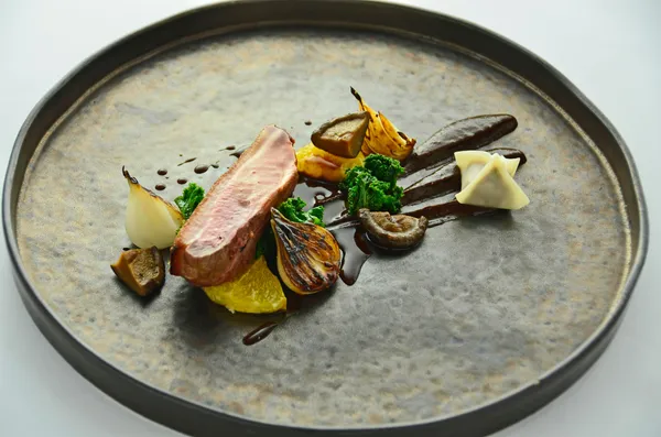 alcovee — International restaurant in Chicago