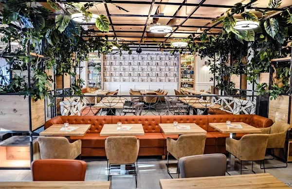 ALEX Berlin am Mercedes Platz — Modern restaurant in Berlin