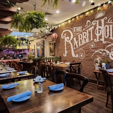 Alice Cocktail Bar — Cocktail Bar restaurant in Alexandria