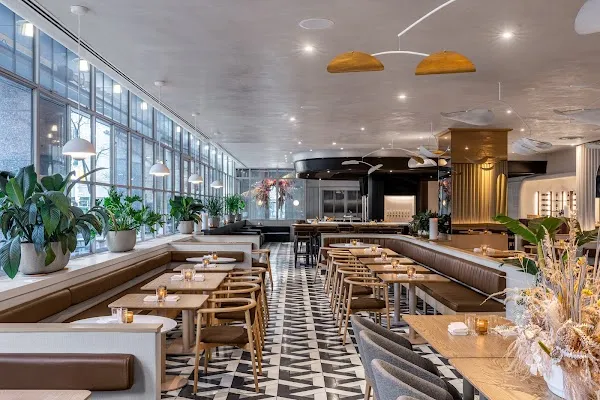 Alobar Downtown — French restaurant in Toronto