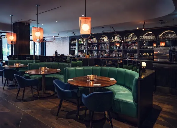 Alobar Yorkville — French restaurant in Toronto