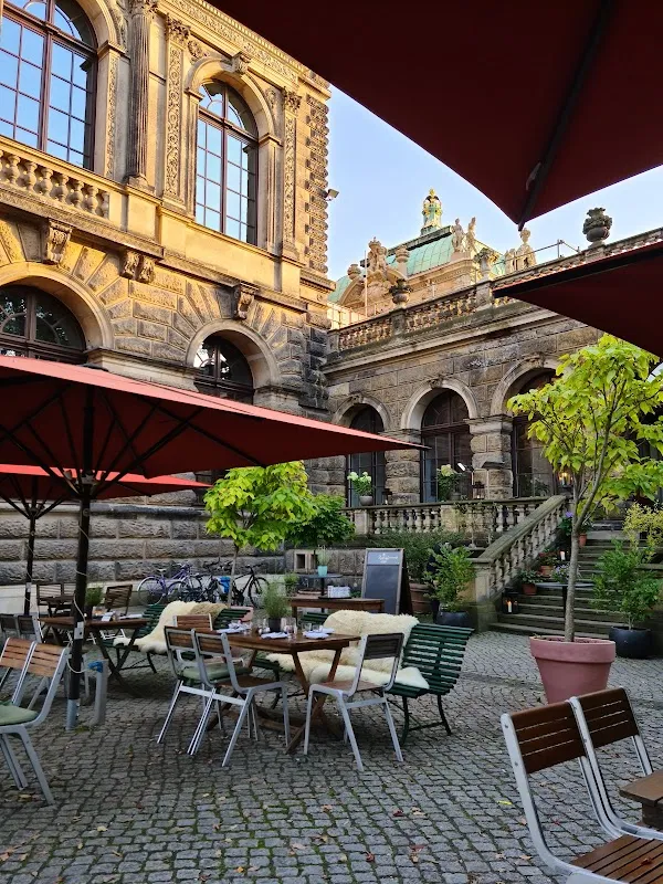 Alte Meister Café & Restaurant — International restaurant in Dresden