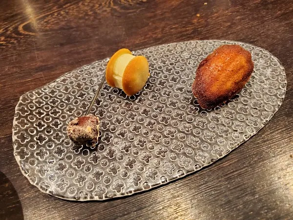 Amiral — French restaurant in Kure