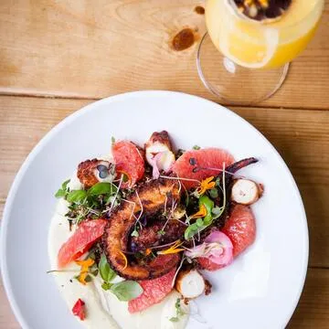 Avenue Kitchen & Bar — Mediterranean restaurant in Baltimore