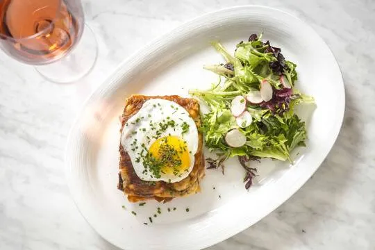 A'vert Brasserie — French restaurant in West Hartford