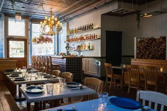 Babygold Barbecue — BBQ restaurant in Berwyn