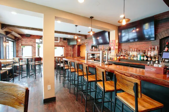 Baramor — American restaurant in Newton