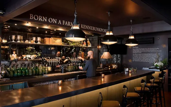 Batson River - Kennebunkport — Gastropub restaurant in Kennebunk