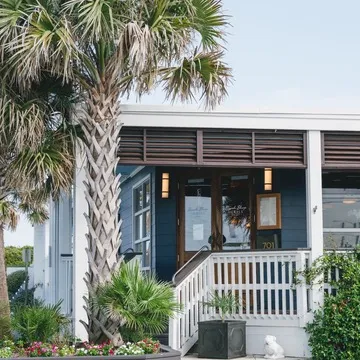 Beach Shop and Grill — New American restaurant in Holly Ridge