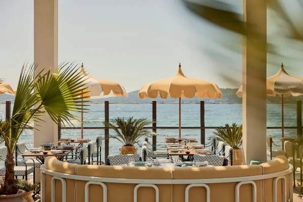 Beauvallon Sur Mer by Yannick Alléno — Fusion restaurant in Grimaud