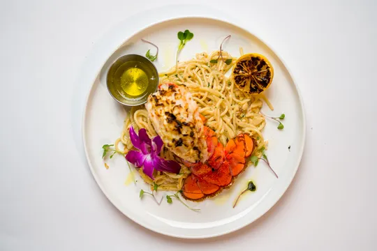 Beehive Restaurant Lounge — Contemporary American restaurant in Dallas