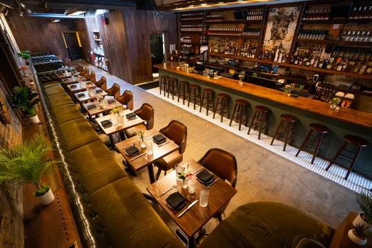 Bee's Knees & Honey Lounge — New American restaurant in New York
