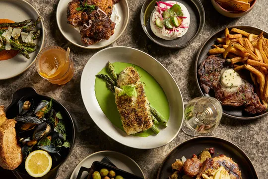 Bentwood Tavern — American restaurant in New Buffalo