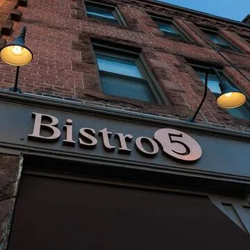 Bistro 5 — Italian restaurant in Medford