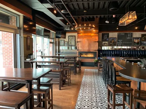 Blackmoor Bar & Kitchen — Gastropub restaurant in Boston