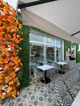 Bon Bouquet Cafe — French restaurant in Miami