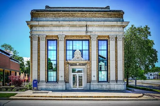 Bonnie & Clyde — American restaurant in Fairport