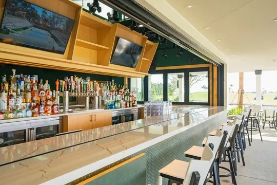 Boosters Bar & Grill — Bar + Grill restaurant in Sumterville