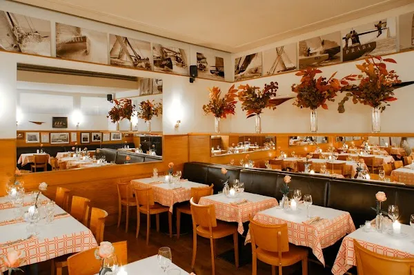 buffet Kull bar — Wine Bar restaurant in München