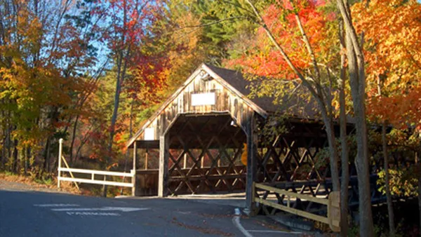 Bull Run Restaurant — American restaurant in Boston