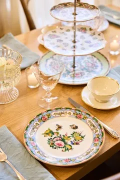 Bumblebee Flowers & Tea — Tea Room restaurant in Lake Oswego