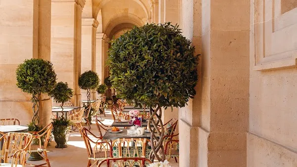 Café Lapérouse — French restaurant in Paris