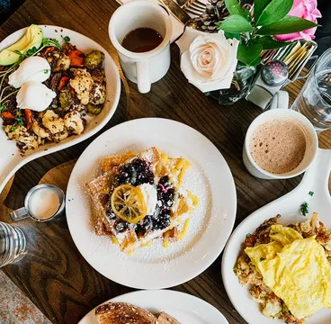 Cafe Luna — American restaurant in Boston