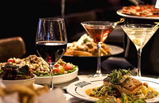 Cassis — European-American restaurant in St. Petersburg