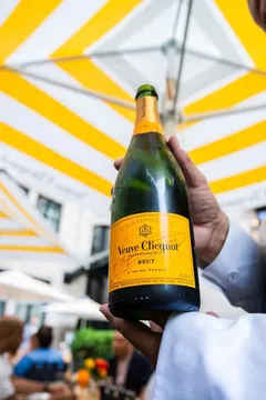 Champagne on Main — Cocktail Bar restaurant in Galena
