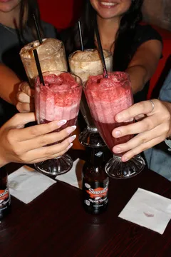 Cherries Sports Bar and Grill — American restaurant in Pequannock Township