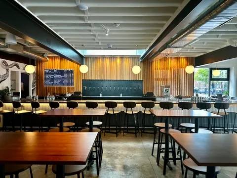 Chomp Newport — American restaurant in Newport