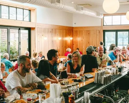 Chomp Warren — Burgers restaurant in Warren