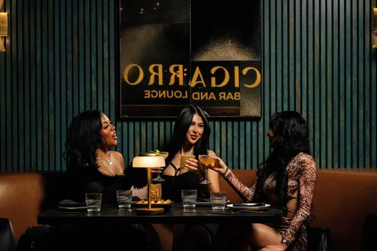 Cigarro Bar and Lounge — European-American restaurant in Hackensack