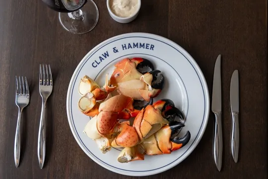 Claw and Hammer — Seafood restaurant in Newport