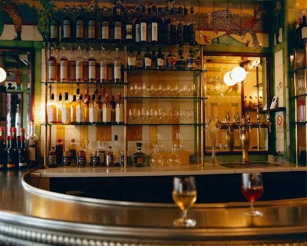 Clown Bar — French restaurant in Paris