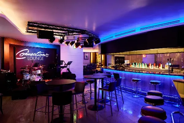 Connections Lounge (Copthorne King’s Hotel) — Bar restaurant in Singapore