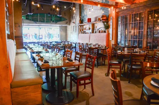 Copperwood Tavern — American restaurant in Arlington