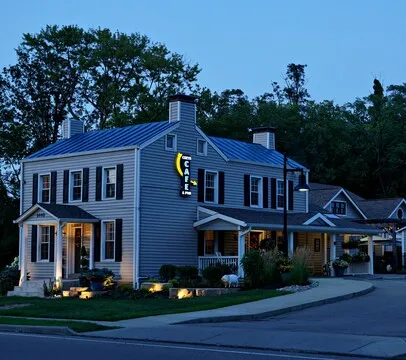 Cozy’s Cafe & Pub — Farm to Table restaurant in Middletown