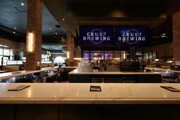 Crust Brewing — Pizza restaurant in Rosemont