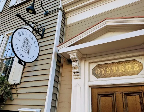 Delaney Oyster House — Seafood restaurant in Charleston