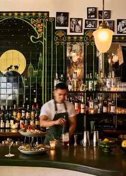 Deux Chats — Cocktail Bar restaurant in New York