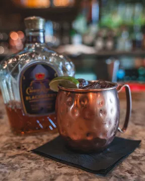 Dogwoods Kitchen and Bar - Pontiac — Contemporary American restaurant in Pontiac