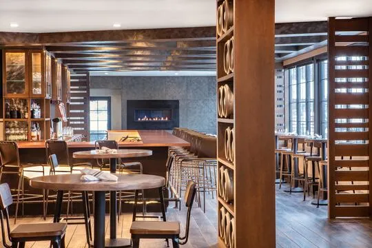 Duke's Public House — New American restaurant in Burlington