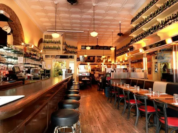 Edward's — Bistro restaurant in New York