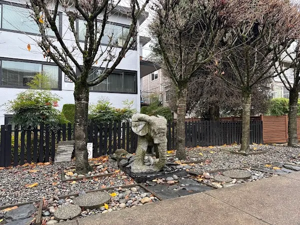 Elephant — Canadian restaurant in Vancouver